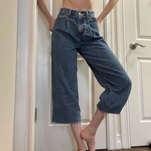 Levi’s Ribcage Pleated Crop